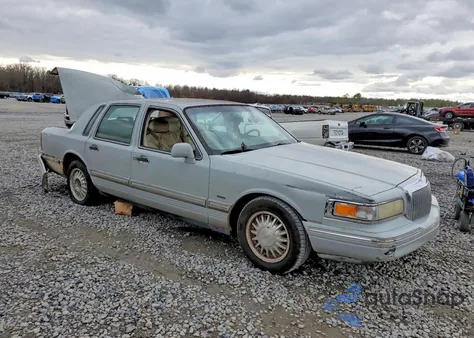 1995 Lincoln Town Car Cartier z USA, uszkodzony, nr VIN 1LNLM83W6SY692605